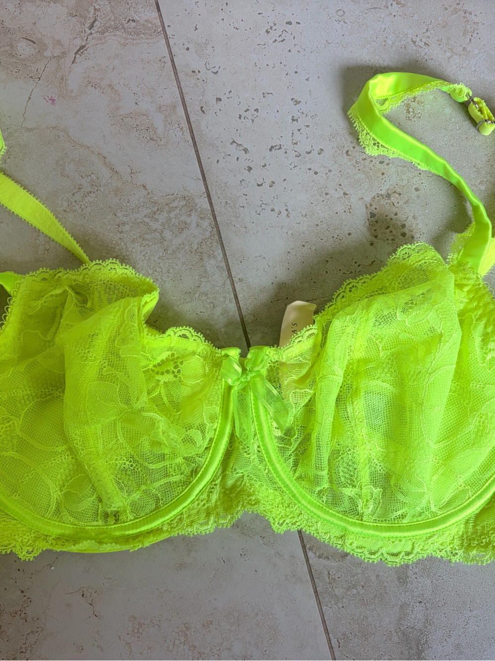 Vintage NWT Victoria's Secret Neon Lace Underwire Bra - Neon Yellow